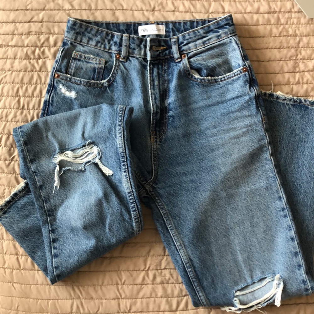 Zara destroyed mom jeans